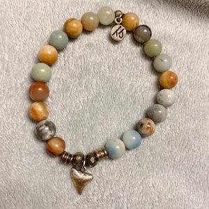 T. Jazelle amazonite, Shark tooth bracelet